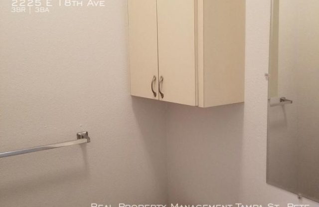 2225 E 18th Ave Gallery 4