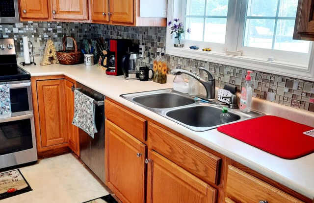 4- bedrooms, 3.5 bath home!!! Gallery 4