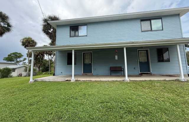 Comfortable 2 bedroom, 2 bathroom townhouse Gallery 3
