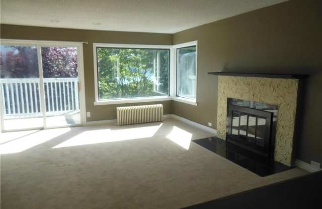 10742 Durland Avenue Northeast Gallery 3