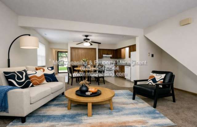 3563 Northeast Independence Circle Gallery 1