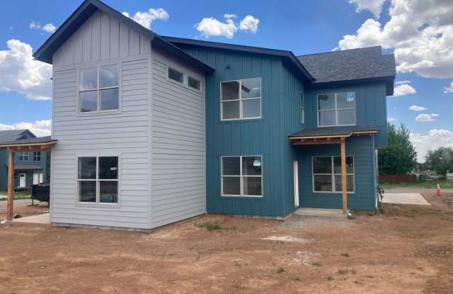 3 Bedroom, 2 Bath Duplex with Fenced Yard and AC photos photos