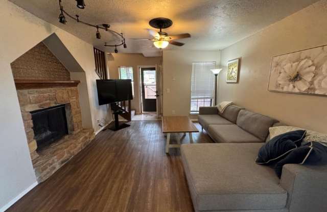 3-bedroom Condo in Quail Springs area, fully furnished! You only pay Electric and Internet! Gallery 3