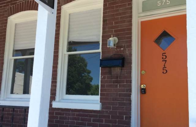 2 Bedroom Small House-York City SD Near Kiwanis Lake - 575 Smith Street, York, PA 17404
