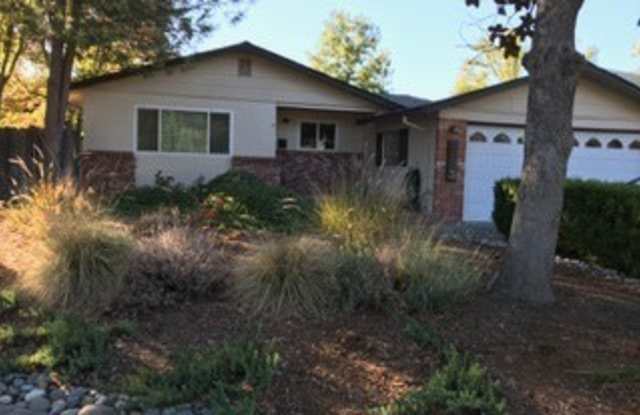 3 Bedroom/2 Bath Home in Quiet Cul-de-sac photos photos