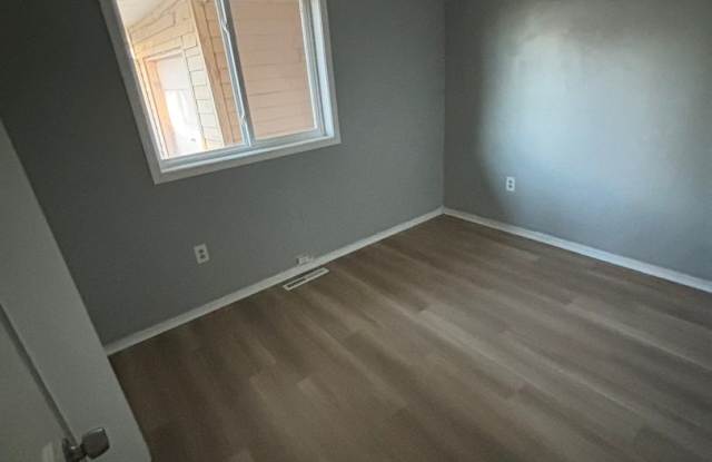 3 bed 1 bath Gallery 4