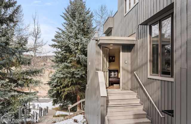 374 Meadow Ranch Road Gallery 2