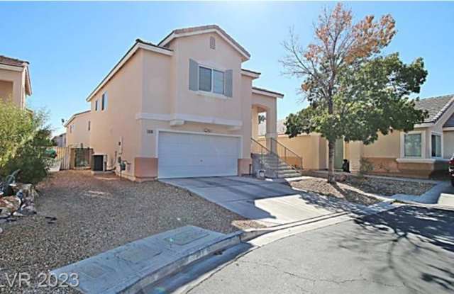 CHARMING SPLIT LEVEL HOME. FEATURING OPEN FAMILY ROOM photos photos