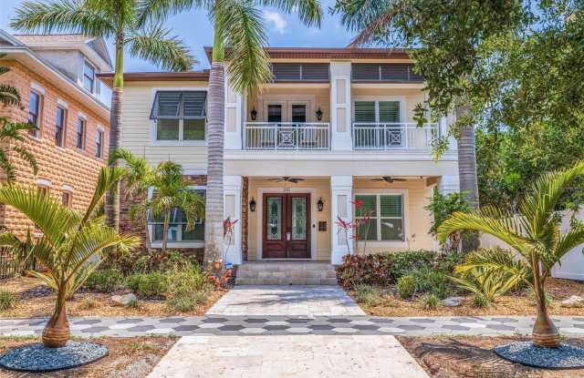 310 8TH AVENUE N photos photos