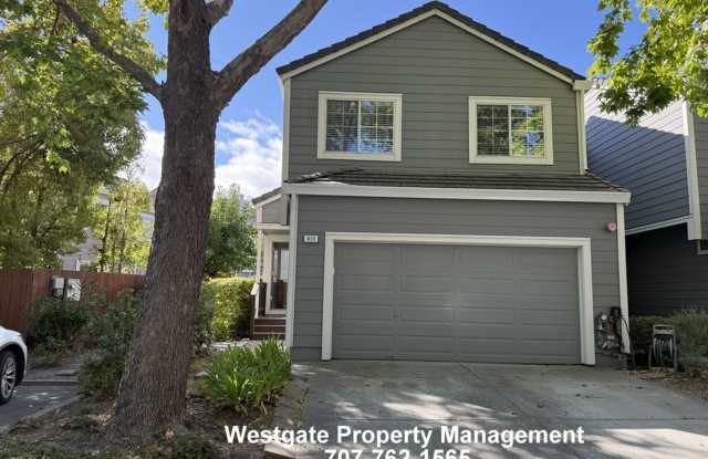 Beautifully Remodeled 3/2.5 Townhome - 813 Chardonnay Circle Gallery 1