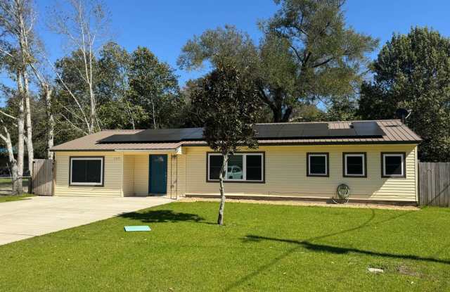 Fully Renovated 4BR/2BA home close to Downtown Pensacola and NAS photos photos