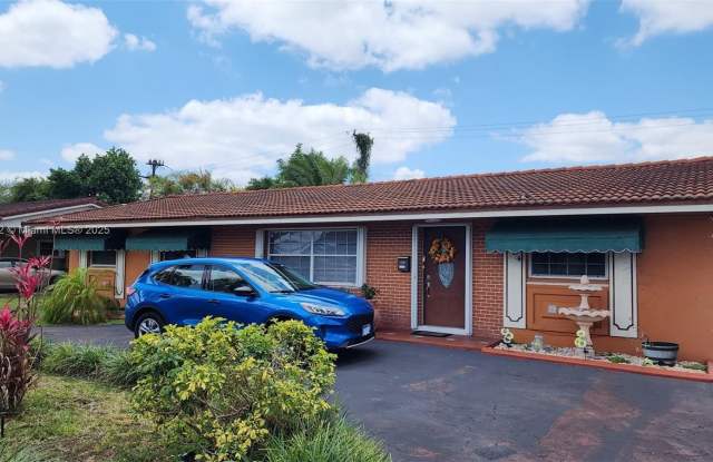 1504 SW 102nd Ave - 1504 Southwest 102nd Avenue, University Park, FL 33174