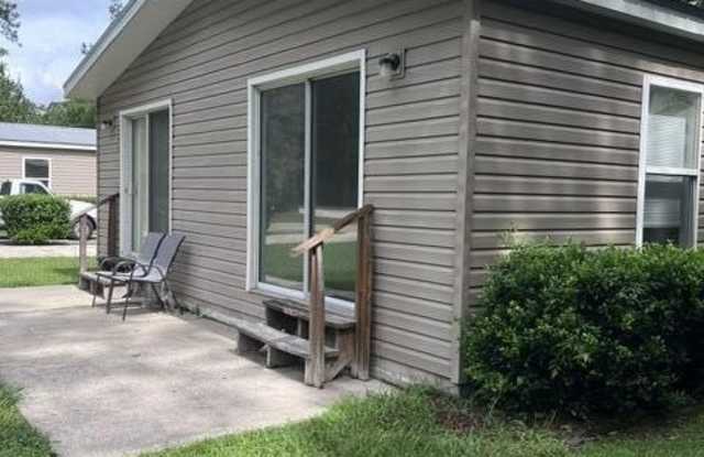 991 SOUTHERN VILLAS Drive Gallery 2