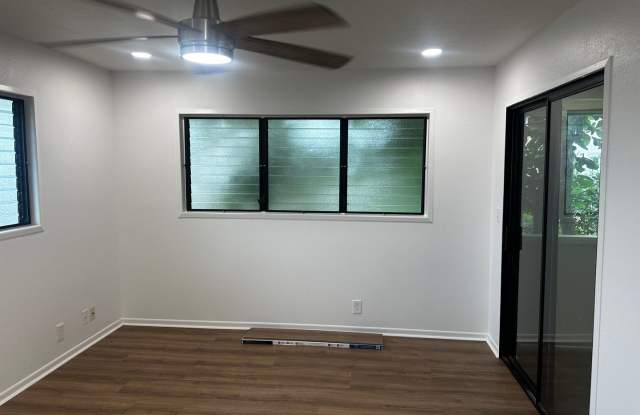 2 bedroom 1 bath Cottage in the Aliamanu/Salt Lake area photos photos