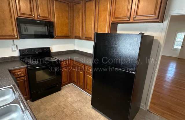 Colonial Arms Apartmenst | 807 West End Blvd Apt C-10 Gallery 3
