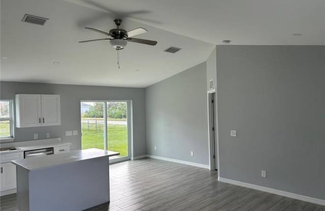 2819 31st Street W Gallery 4