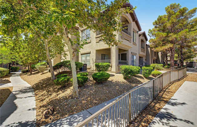 8250 N GRAND CANYON Drive photos photos