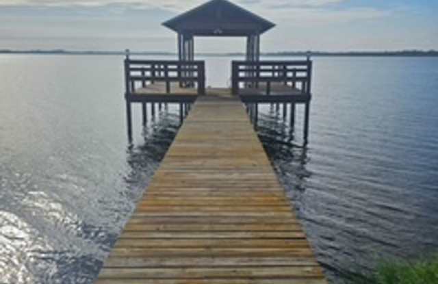 Two bedroom / Two Bath lake view home on Lake Buffum photos photos