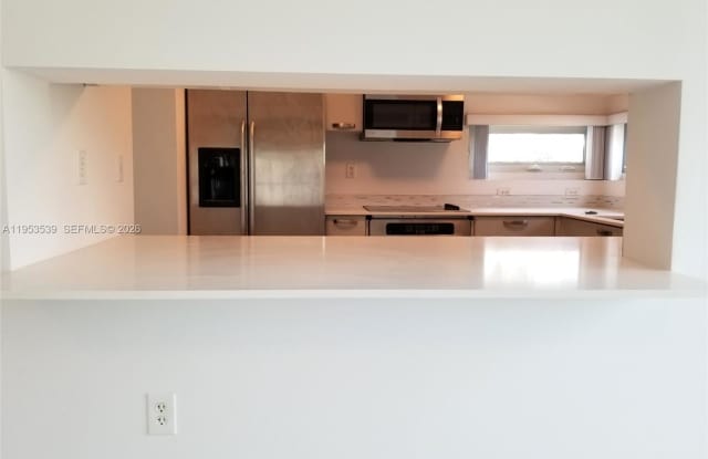 6580 Indian Creek Drive Gallery 3