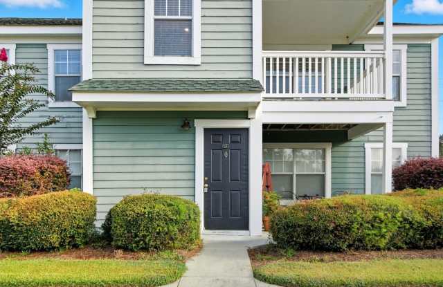 Half Off First Month's Rent! Nicely Updated Condo in Old South! photos photos Half Off First Month's Rent! Nicely Updated Condo in Old South! photos photos