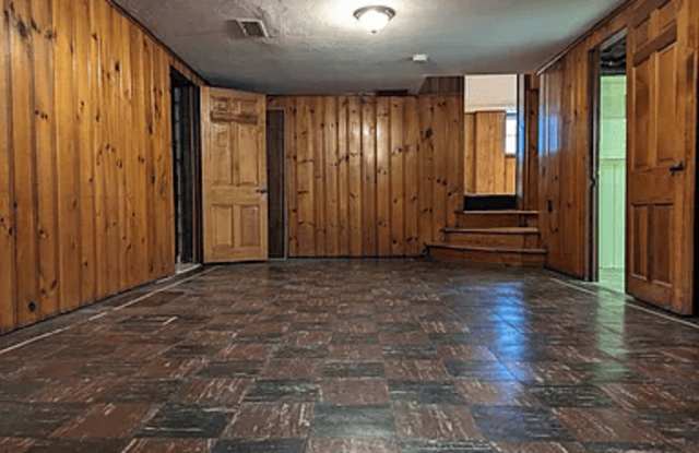 421 Wayne Ter, Gallery 3