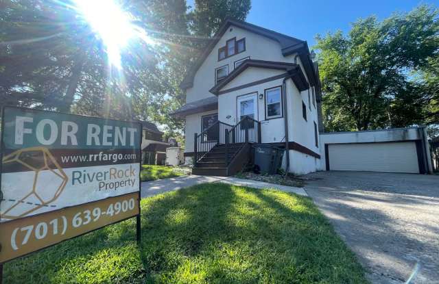 819-7 - 819 7th Avenue South, Moorhead, MN 56560