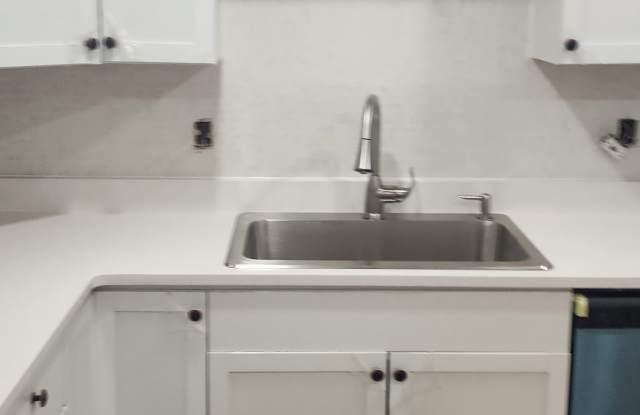 525 East Burnett Road #5 photos photos 525 East Burnett Road #5 photos photos