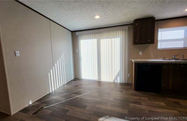 4076 Meadow Road Gallery 4