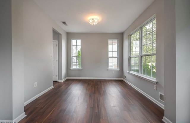 227 Winding Hill Dr Gallery 4