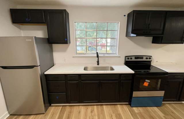 3‑bedroom, 2‑bath home in Benton, available for just $1,475/month **Coming SOON Gallery 3