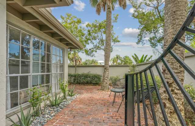 64 Dolphin Dr photos photos