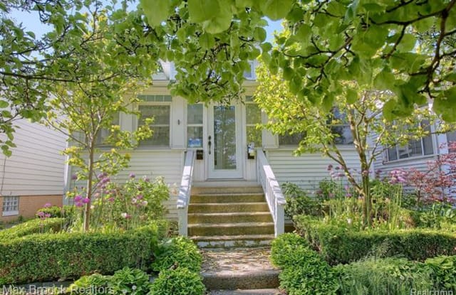 340 E TROY Street - 340 East Troy Street, Ferndale, MI 48220