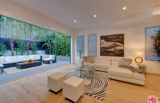 649 HUNTLEY Drive Gallery 4