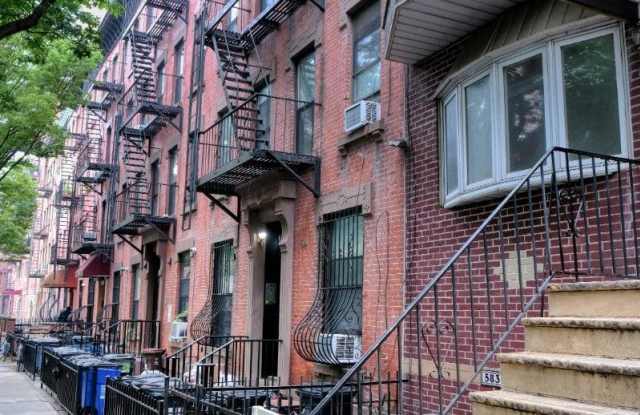 583 Warren Street photos photos