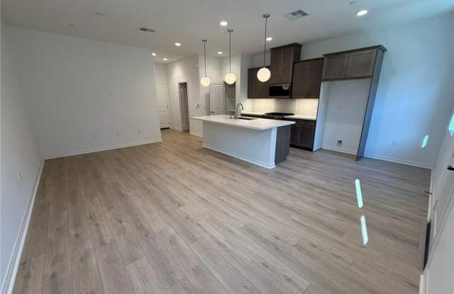 4223 Honeybee Paseo photos photos