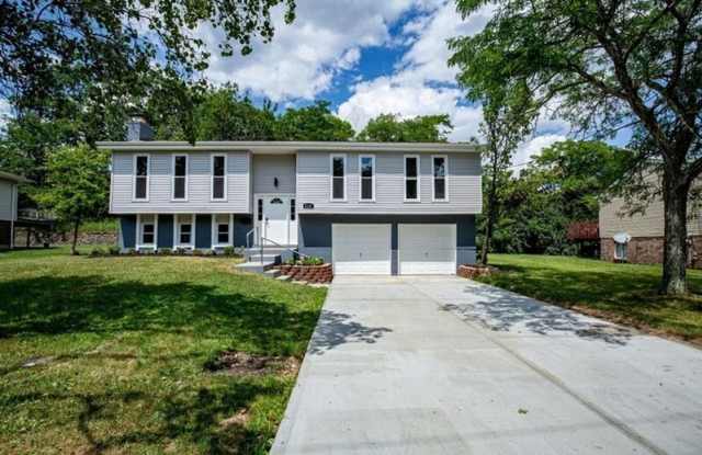 810 Clearfield Lane - 810 Clearfield Lane, Springdale, OH 45240