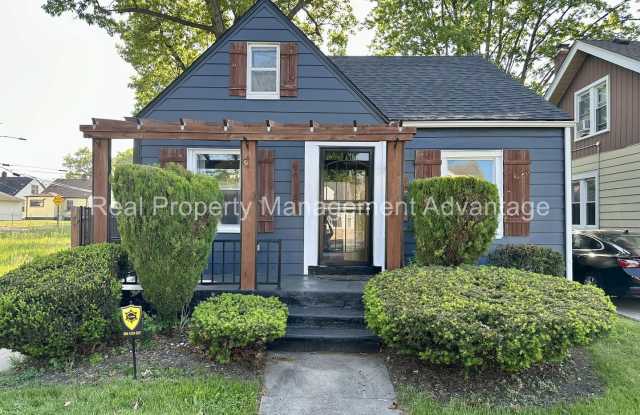 Beautifully Updated 3 Bedroom Bungalow Minutes from Livernois Ave of Fashion and Ferndale! photos photos