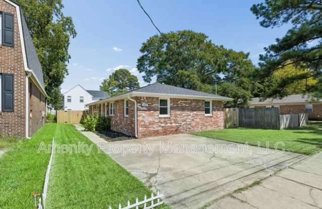 1028 Modoc Avenue - A Gallery 3