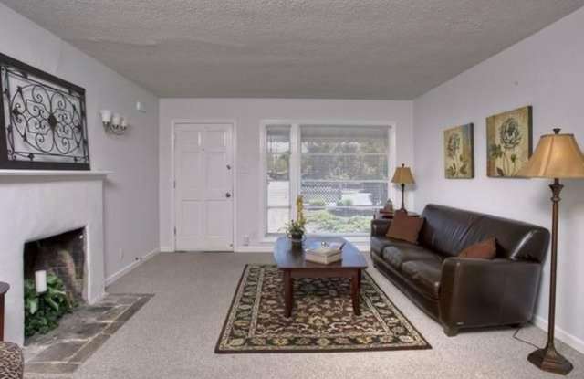 5 Friendly Court Gallery 3