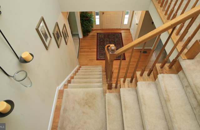 8525 SILVERVIEW DRIVE Gallery 3