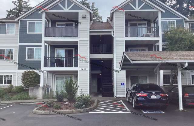 STATUS: AVAILABLE | R202 | $1795.00 + $100.00 flat rate w/s/g *** MOVE IN SPECIAL*** photos photos