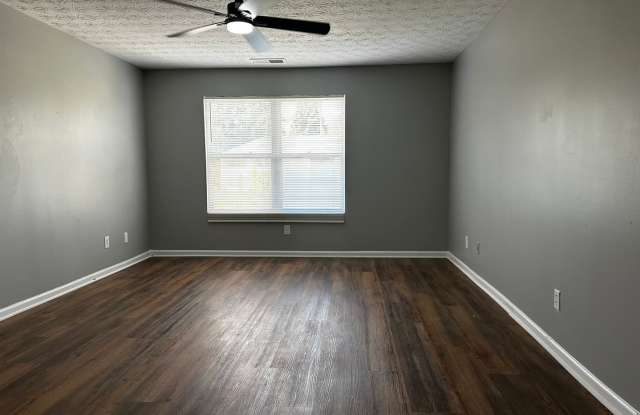 Top-Floor! NO UPSTAIRS NEIGHBORS|3BR/2BA Condo in Fairington Ridge | 50% Off First Month | Cats & Vouchers Welcome Gallery 4