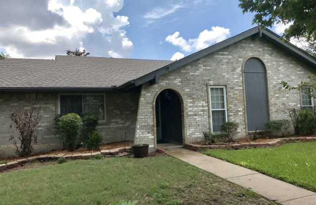 1729 BLOSSOM TRAIL Gallery 2