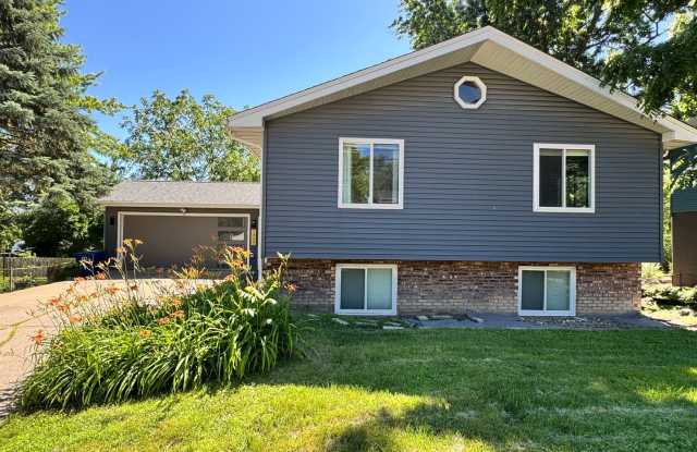 Coming Soon!!! Beautiful 4 bedroom 3 bath home in Bettendorf photos photos
