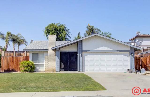 Cozy 3BD/2BA Home in Bakersfield's 93306 — Fully Equipped, Fireplace, Solar & All Pets Welcome! photos photos