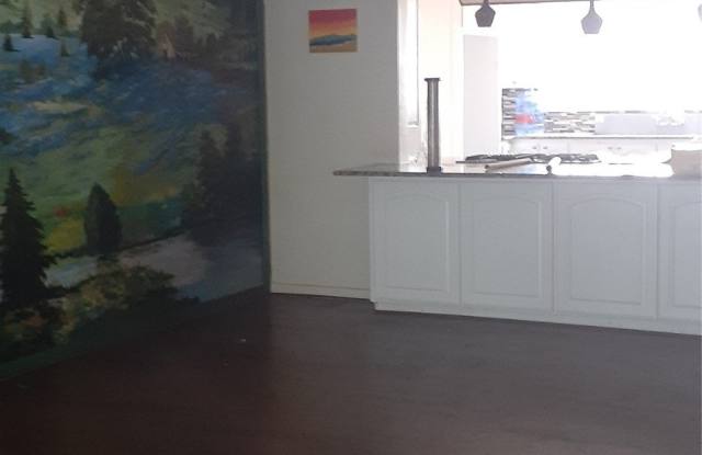 1202 Honeysuckle Drive Gallery 4