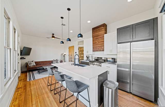 540 ADAMS ST photos photos