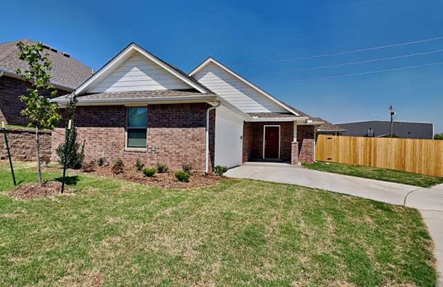 Very nice 2 bed 2 bath home in Edmond schools. Gallery 3
