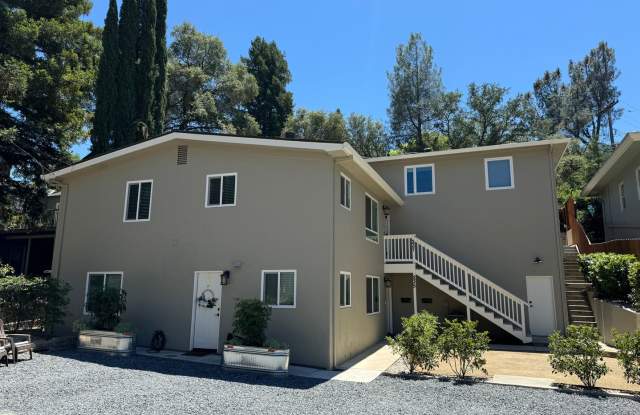 NICE UPSTAIRS UNIT WITH 2 BED 1 BATH IN GREAT LOCATION IN AUBUN! photos photos
