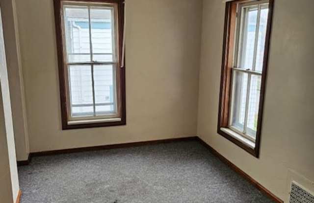 573 Allyn St photos photos